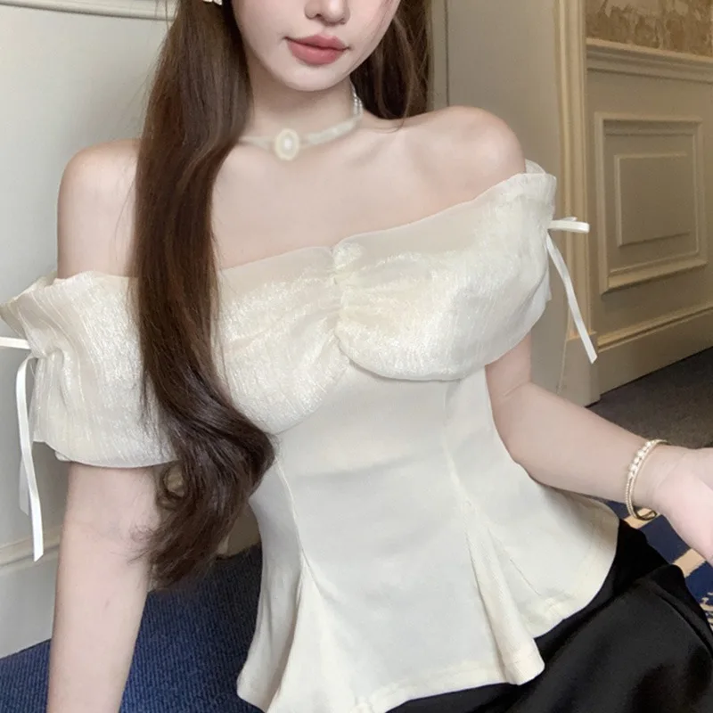 Summer Women Tops Elegant Ruffle One-Shoulder Bow Splicing Sweet Gentle Puff Short Sleeve Shirt All-match Slim Fit Summer Outfit
Summer Women Tops Elegant Ruffle One-Shoulder Bow Splicing Sweet Gentle Puff Short Sleeve Shirt All-match Slim Fit Summer Outfit