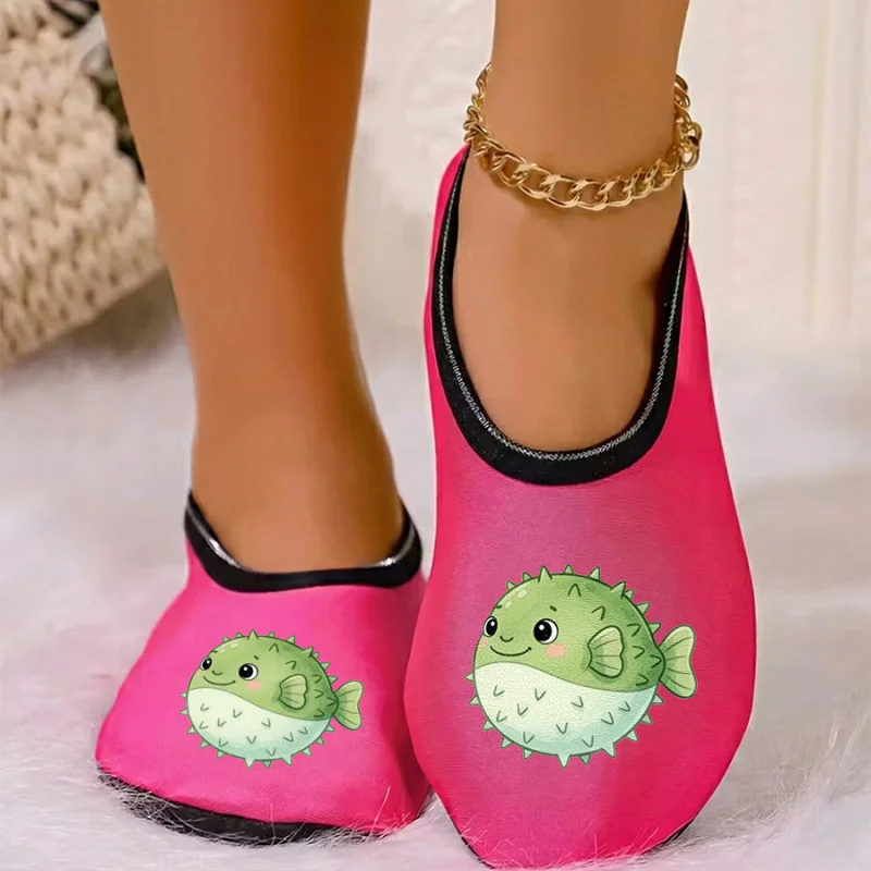 Демисезонные домашние тапочки для пар с мультяшным принтом птиц, тонкой бархатной подкладкой, дышащие, высокоэластичные, нескользящие.
Демисезонные домашние тапочки для пар с мультяшным принтом птиц, тонкой бархатной подкладкой, дышащие, высокоэластичные, нескользящие.