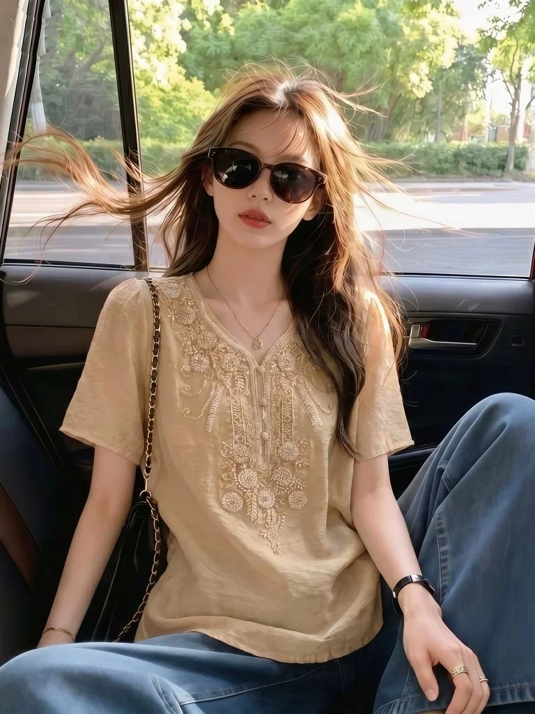 Stunning Embroidered V-Neck Short Sleeve Shirt Women's plus Size Beautiful Top Korean Style Commute Fashion Loose Fit
Stunning Embroidered V-Neck Short Sleeve Shirt Women's plus Size Beautiful Top Korean Style Commute Fashion Loose Fit