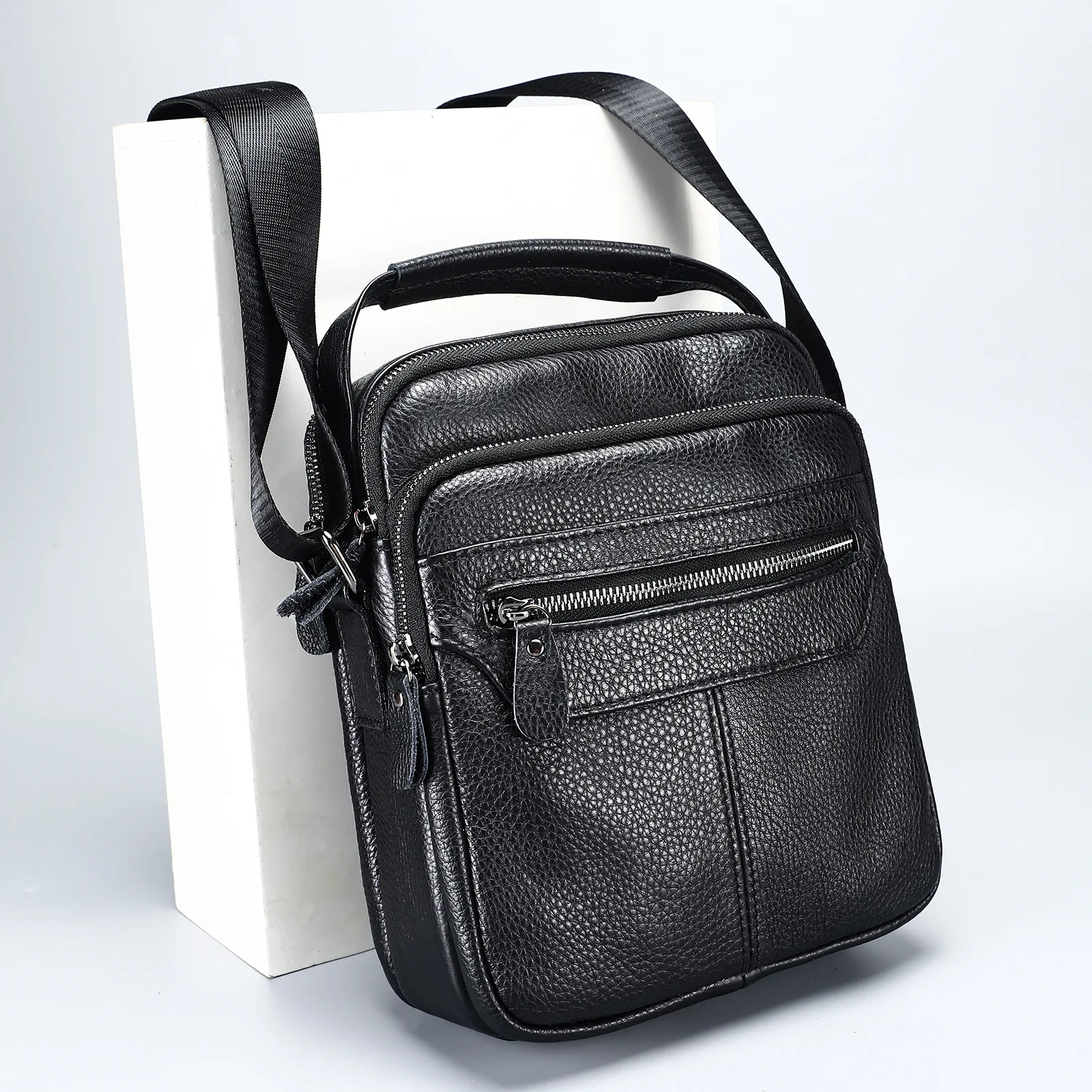 New Arrival Genuine Leather Men's Shoulder Bag High-end Cowhide Crossbody Bag Casual Male Bag
New Arrival Genuine Leather Men's Shoulder Bag High-end Cowhide Crossbody Bag Casual Male Bag