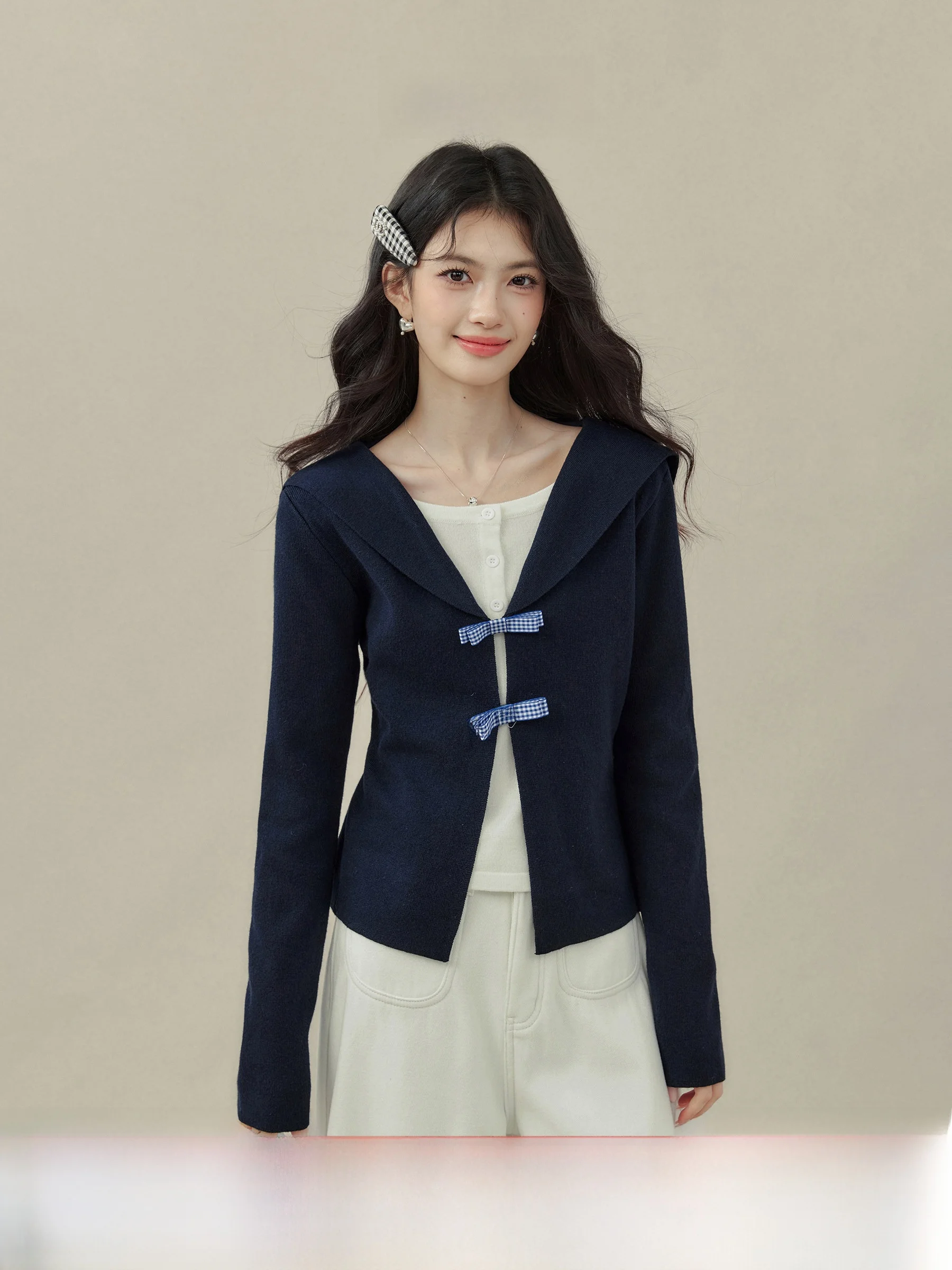 Slimming Knitwear Navy Collar Pullover for Plump Women Casual Style Long Sleeve Short Length Button Closure Fashion Top
Slimming Knitwear Navy Collar Pullover for Plump Women Casual Style Long Sleeve Short Length Button Closure Fashion Top