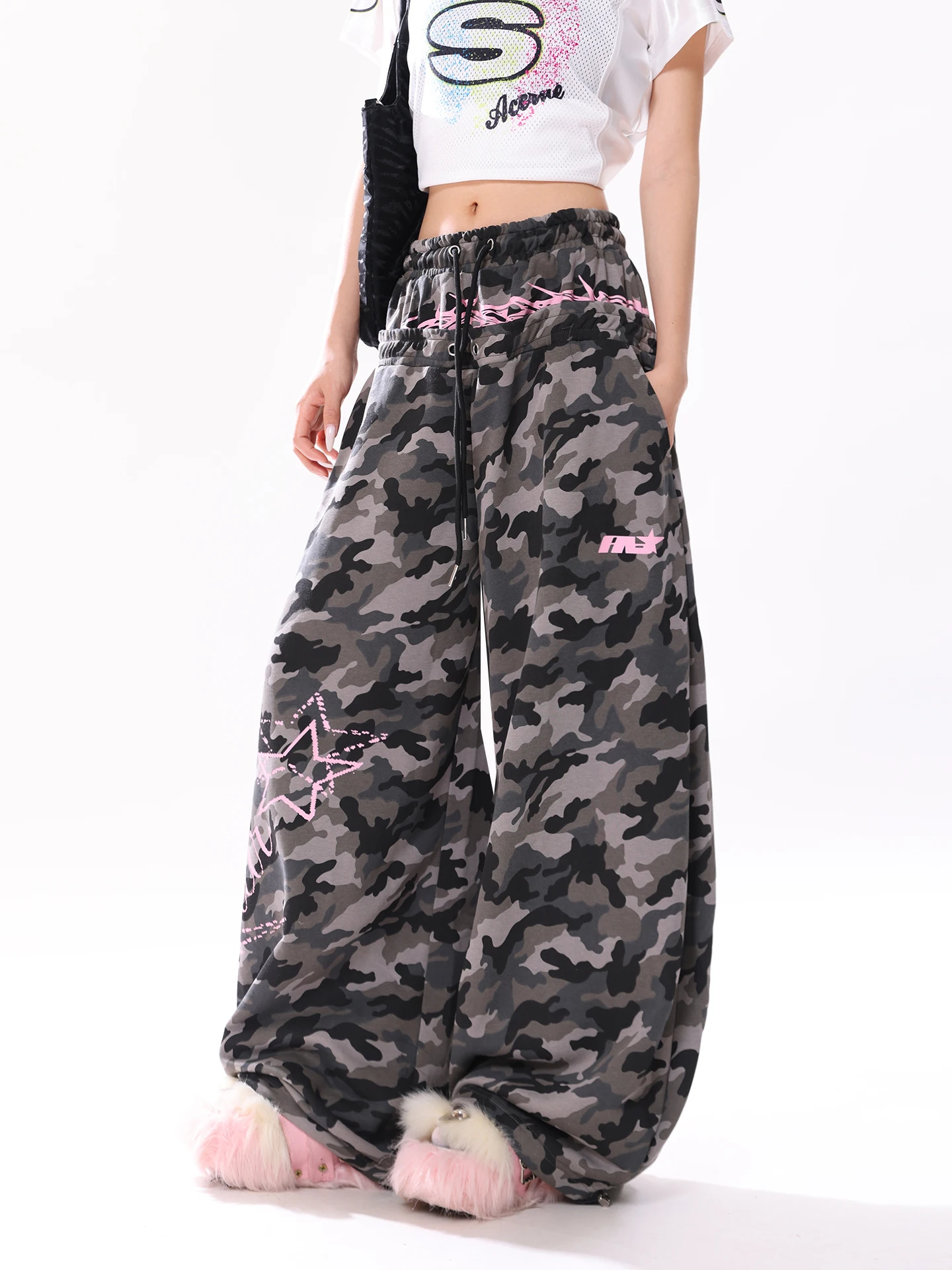 AONW American Retro Camouflage Wide Leg Pants Loose Street Dance Casual Trousers Women's Draping Loose Fit Casual Trousers
AONW American Retro Camouflage Wide Leg Pants Loose Street Dance Casual Trousers Women's Draping Loose Fit Casual Trousers
