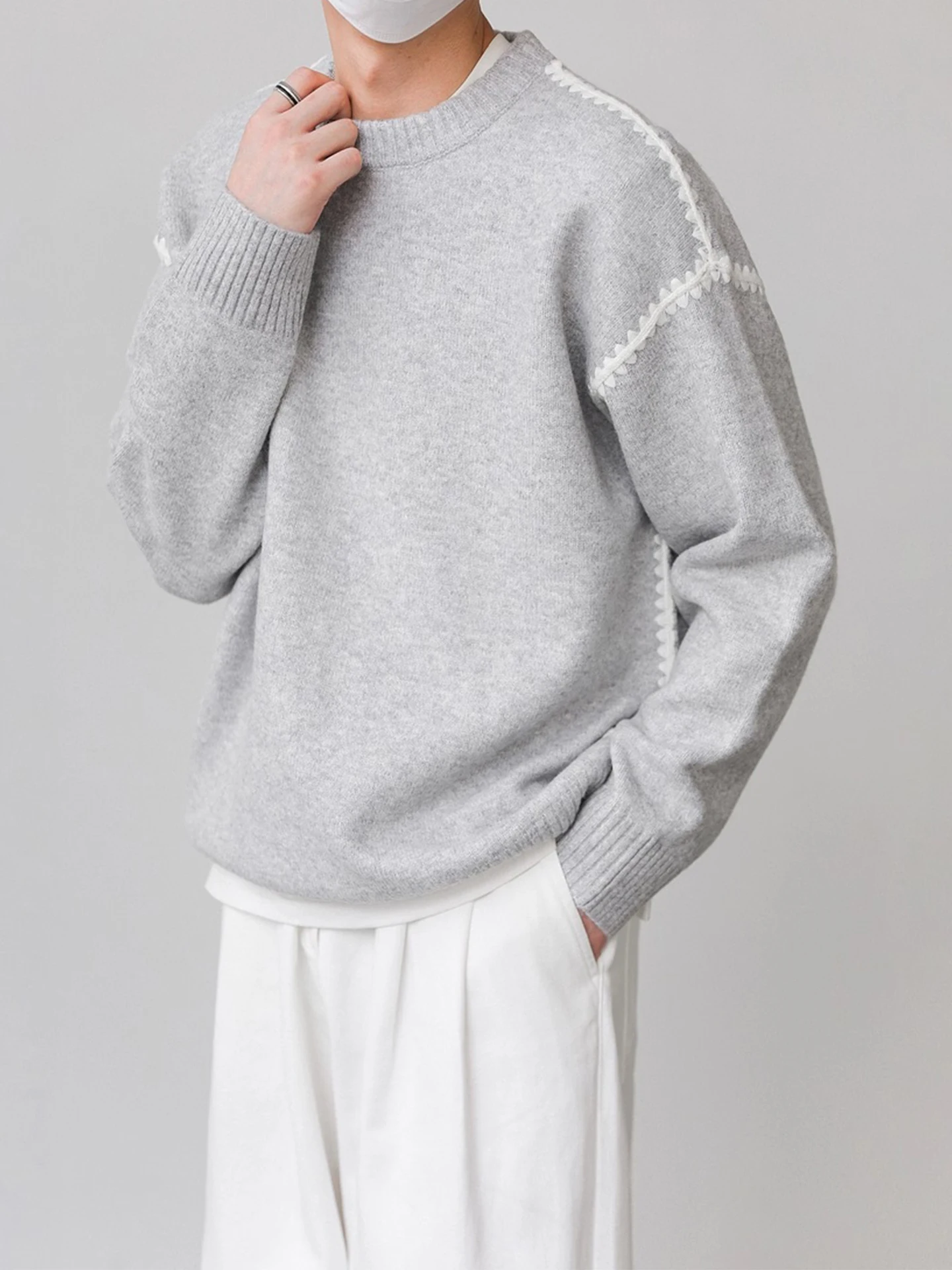 Trendy Men's Knitted Sweater round Ne Pullover with Contrast Color Weaving And Lace Design for Autumn Winter Casual Wear
Trendy Men's Knitted Sweater round Ne Pullover with Contrast Color Weaving And Lace Design for Autumn Winter Casual Wear