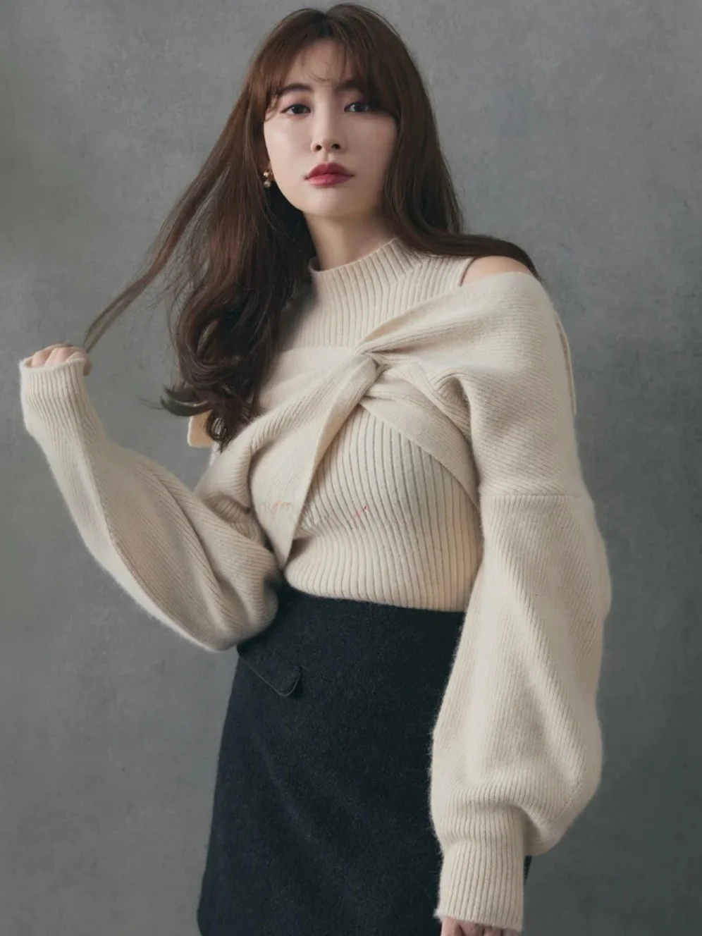 Kawashiro Yuna H Home Twist Wool Blend Knitwear Sweater Two-Piece Set Sweet Style Half High round Neck Long Sleeve Loose Fit
Kawashiro Yuna H Home Twist Wool Blend Knitwear Sweater Two-Piece Set Sweet Style Half High round Neck Long Sleeve Loose Fit