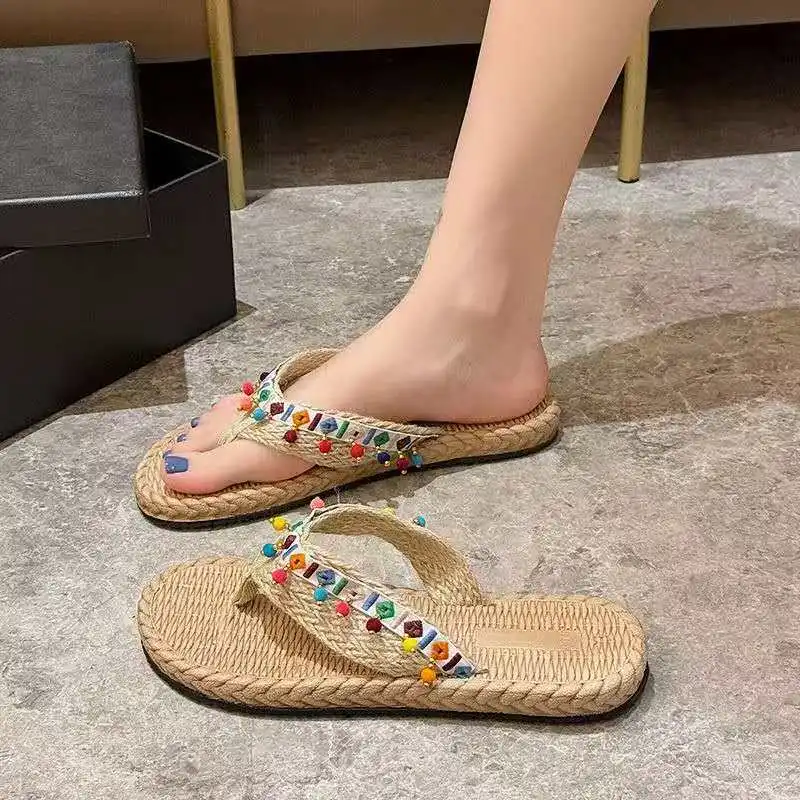 2026 Summer fashion flip-flops with comfortable rubber soles lightweight and anti-slip perfect for beach vacation sandals
2026 Summer fashion flip-flops with comfortable rubber soles lightweight and anti-slip perfect for beach vacation sandals