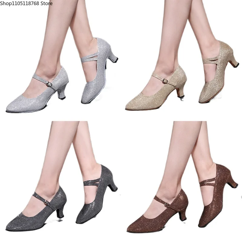 Женские танцевальные туфли с блестками на меховой подошве — современные бальные туфли для латиноамериканских танцев с закрытым носком, для дома и улицы
Женские танцевальные туфли с блестками на меховой подошве — современные бальные туфли для латиноамериканских танцев с закрытым носком, для дома и улицы