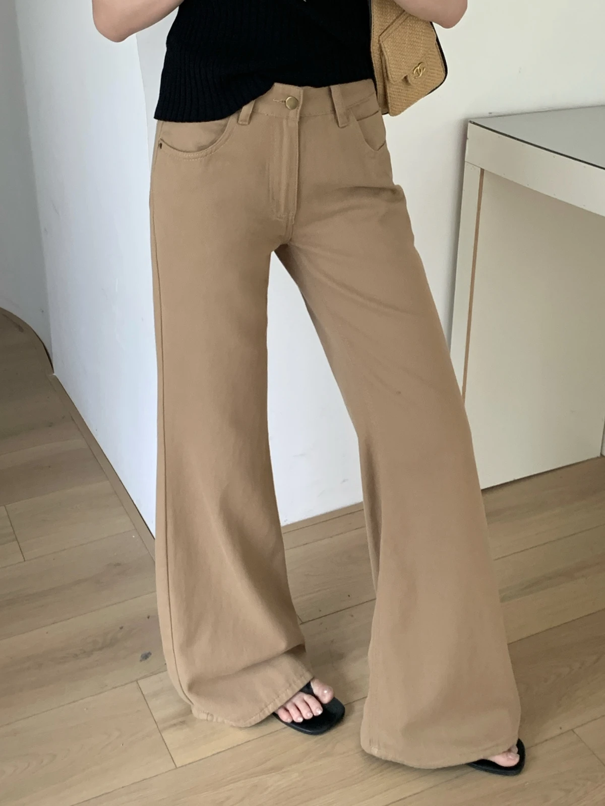 ZHISILAO New Khaki Flare Jeans Women Vintage Casual High Waist Full Length Denim Pants Streetwear Summer 2026
ZHISILAO New Khaki Flare Jeans Women Vintage Casual High Waist Full Length Denim Pants Streetwear Summer 2026