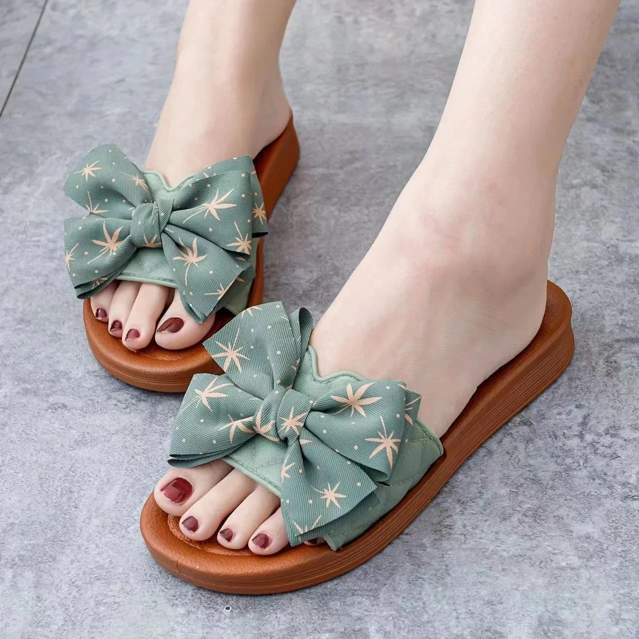 Summer PVC Bow Women Sandals 3cm Thick Casual Shoes One line Elevated Flat Bottom Slippers 2025
Summer PVC Bow Women Sandals 3cm Thick Casual Shoes One line Elevated Flat Bottom Slippers 2025