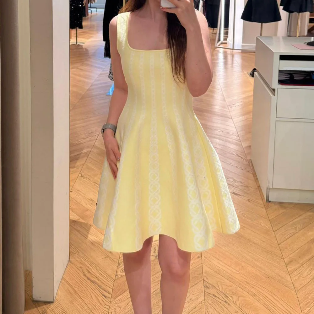 2026 Spring New Women's Fashion Elegant Style Sleeveless Corset Short Knitted Dress Sets
2026 Spring New Women's Fashion Elegant Style Sleeveless Corset Short Knitted Dress Sets