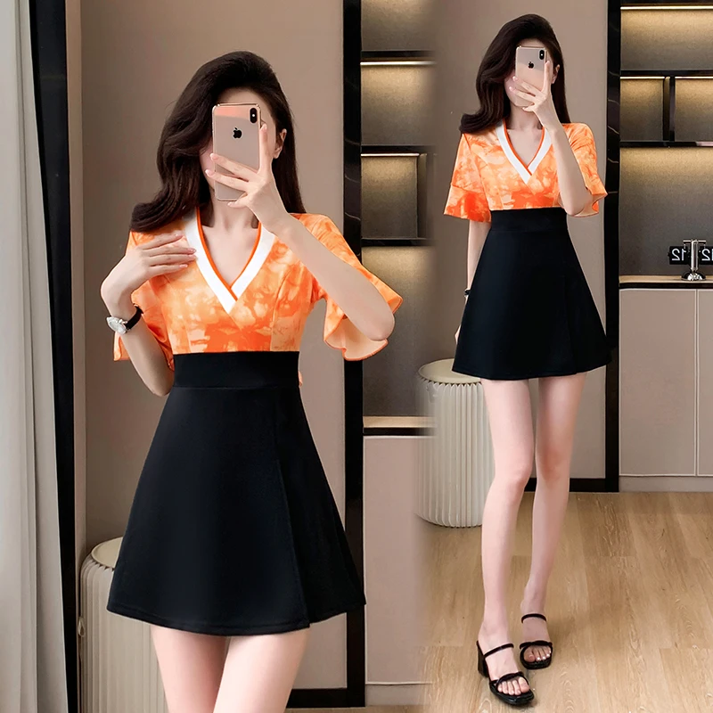Large Size Women's 2024 New Flower Patchwork Bandage Dress Tops and Shorts Two-Pieces Set Outfits Female
Large Size Women's 2024 New Flower Patchwork Bandage Dress Tops and Shorts Two-Pieces Set Outfits Female