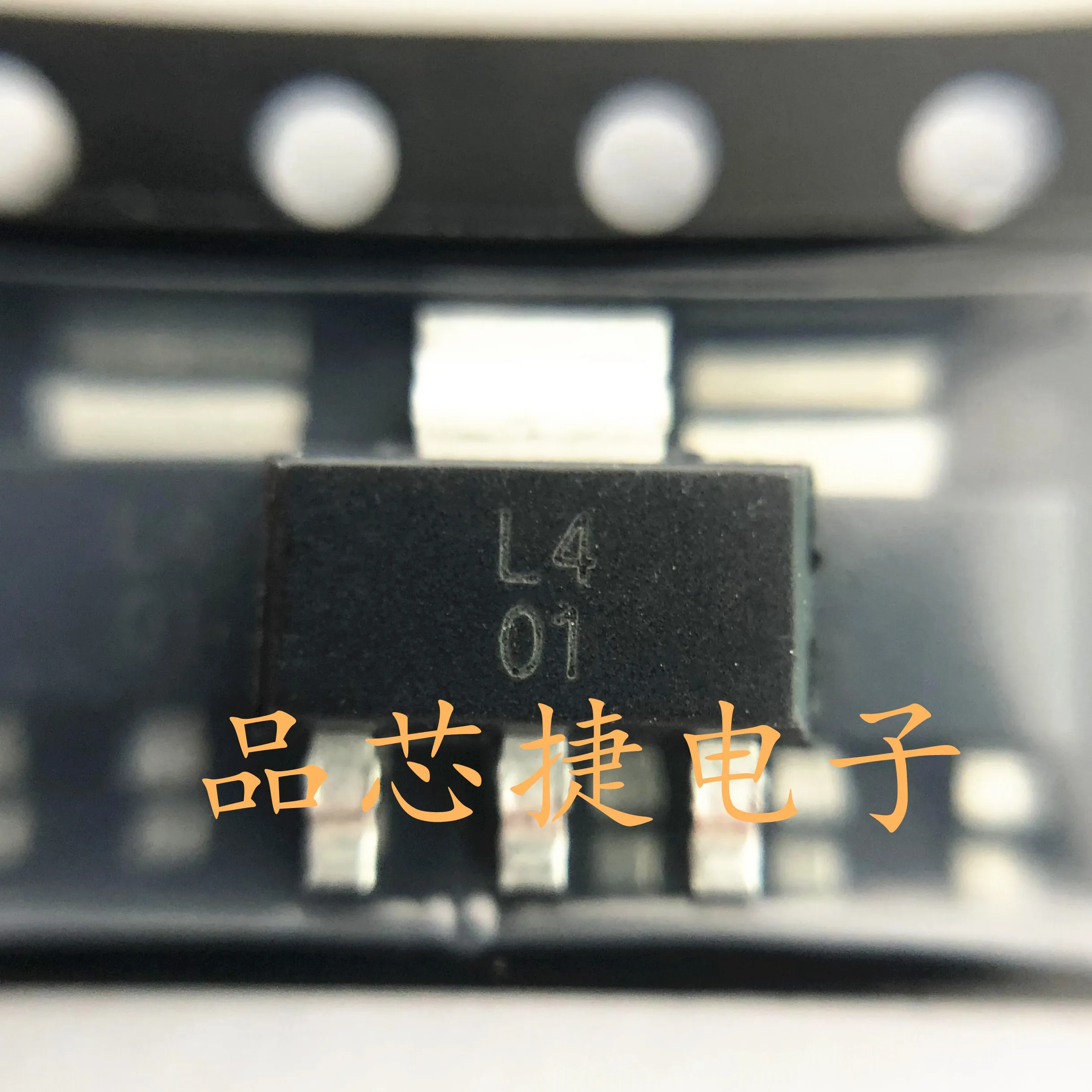 10 шт./лот LM317MDCYR Маркировка L4 SOT-223-4 Регулируемый линейный регулятор напряжения
10 шт./лот LM317MDCYR Маркировка L4 SOT-223-4 Регулируемый линейный регулятор напряжения