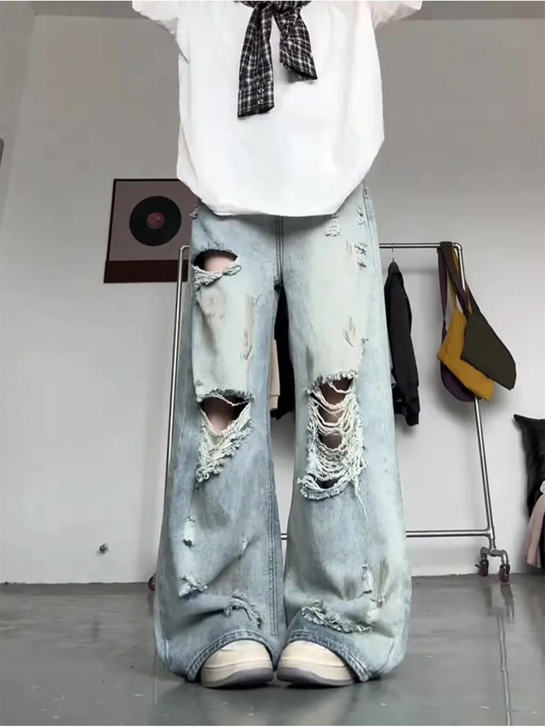 Summer 2026 Women's High Waist Wide Leg Jeans Ripped Washed Loose Fitting Straight Cut Trousers American Style Pure Color
Summer 2026 Women's High Waist Wide Leg Jeans Ripped Washed Loose Fitting Straight Cut Trousers American Style Pure Color