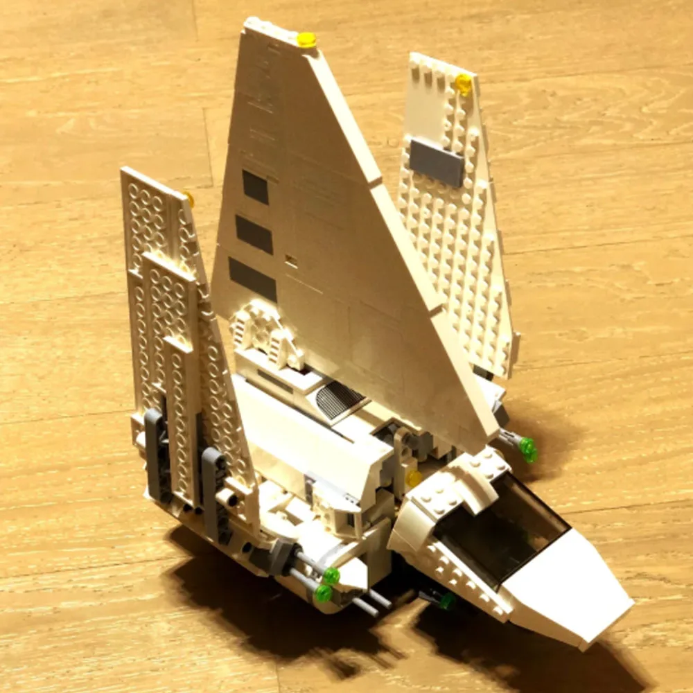 Famous Movie Series Empire Shuttle MOC Building Blocks 660PCS Mini Flying Machine Model Kit Educational Bricks Toy Birthday Fest
Famous Movie Series Empire Shuttle MOC Building Blocks 660PCS Mini Flying Machine Model Kit Educational Bricks Toy Birthday Fest