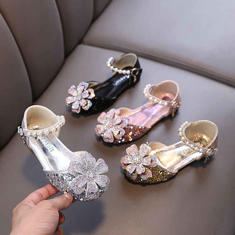 2025 New Children Girls Dance Sandals Elegant Sequins Kids Fashion Causal Shoes Wedding Party Princess Pearl Dress Flat Sandals
2025 New Children Girls Dance Sandals Elegant Sequins Kids Fashion Causal Shoes Wedding Party Princess Pearl Dress Flat Sandals