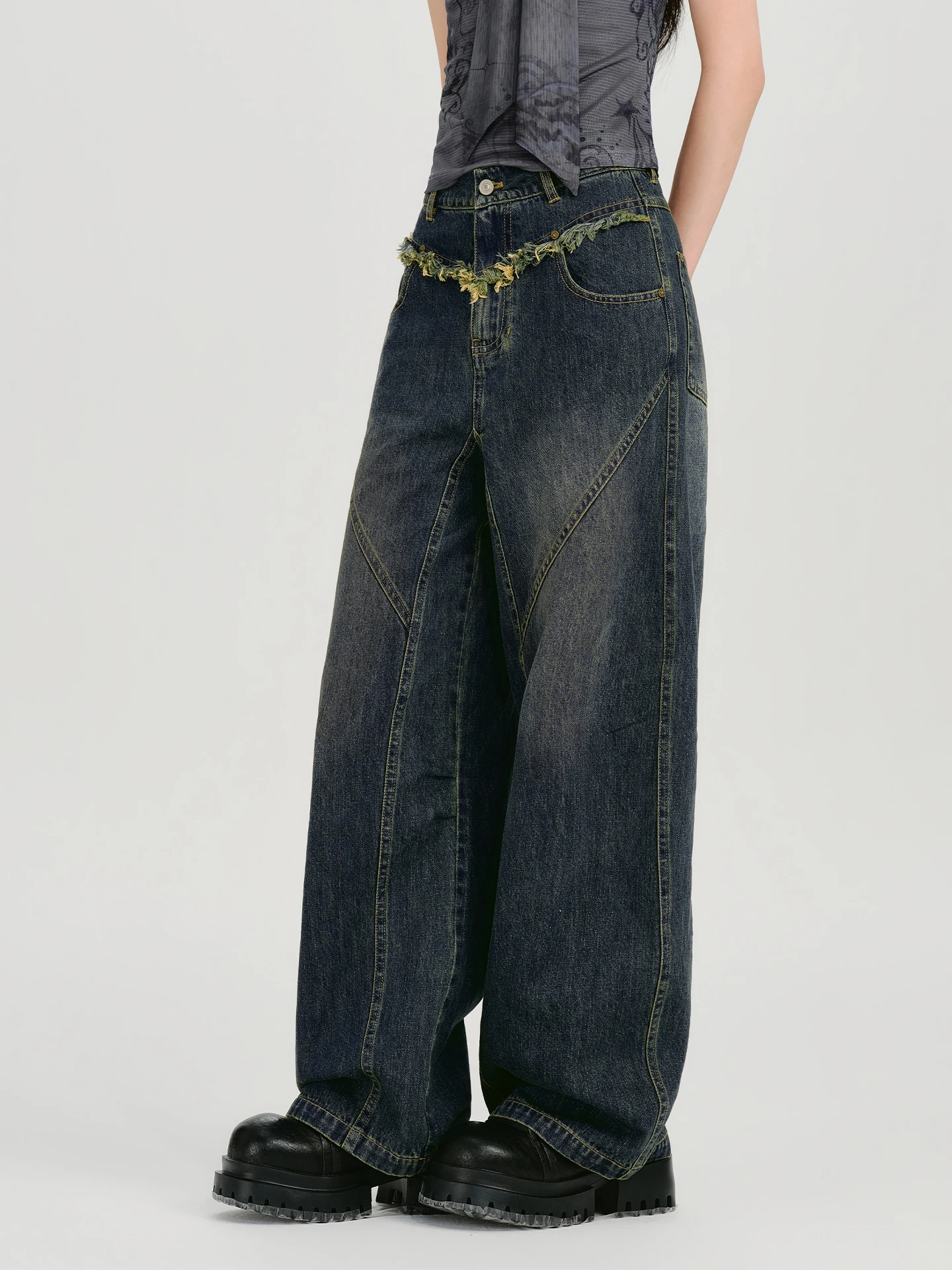 Girlyhalo American Retro Washed Wide Leg Jeans Women's Summer New Split Frayed Design Sensation Long Pants Natural Waist
Girlyhalo American Retro Washed Wide Leg Jeans Women's Summer New Split Frayed Design Sensation Long Pants Natural Waist