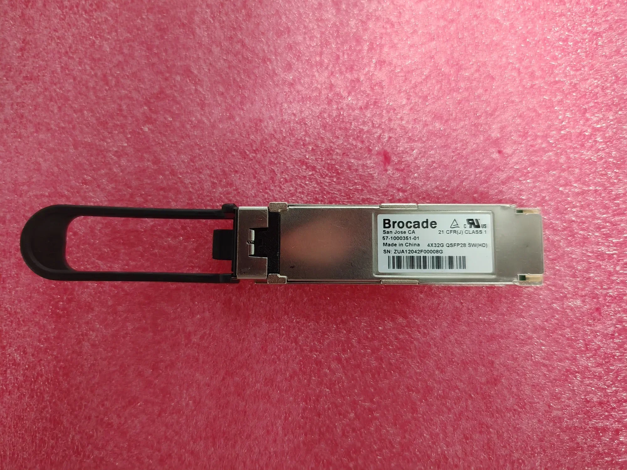Original New 57-1000351-01 Brocade 4x32G QSFP28 transceiver 881754-001 128G QSFP MPO Fiber Optical Module
Original New 57-1000351-01 Brocade 4x32G QSFP28 transceiver 881754-001 128G QSFP MPO Fiber Optical Module