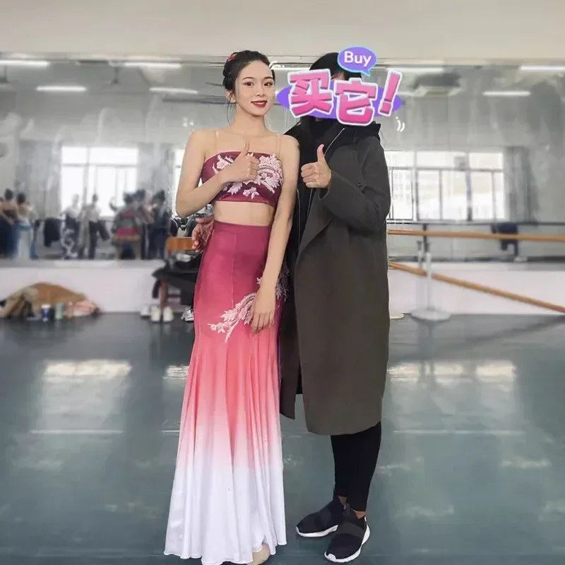 Woman Dai Dance Dress Hmong Dance Costume Lady Chinese Folk Dancewear Stage Perfromance Fishtail Skirt Festival Party Clothing
Woman Dai Dance Dress Hmong Dance Costume Lady Chinese Folk Dancewear Stage Perfromance Fishtail Skirt Festival Party Clothing