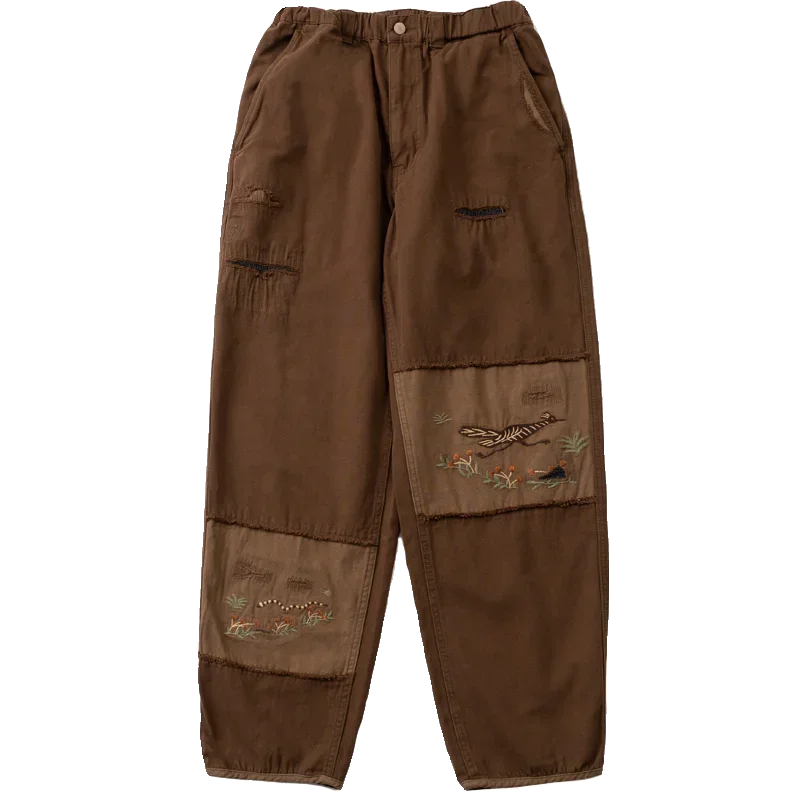 Japanese Retro Men's Water Washed Ripped Hole Patchwork Patch Embroidered Loose Straight Leg Pants for Men and Women
Japanese Retro Men's Water Washed Ripped Hole Patchwork Patch Embroidered Loose Straight Leg Pants for Men and Women