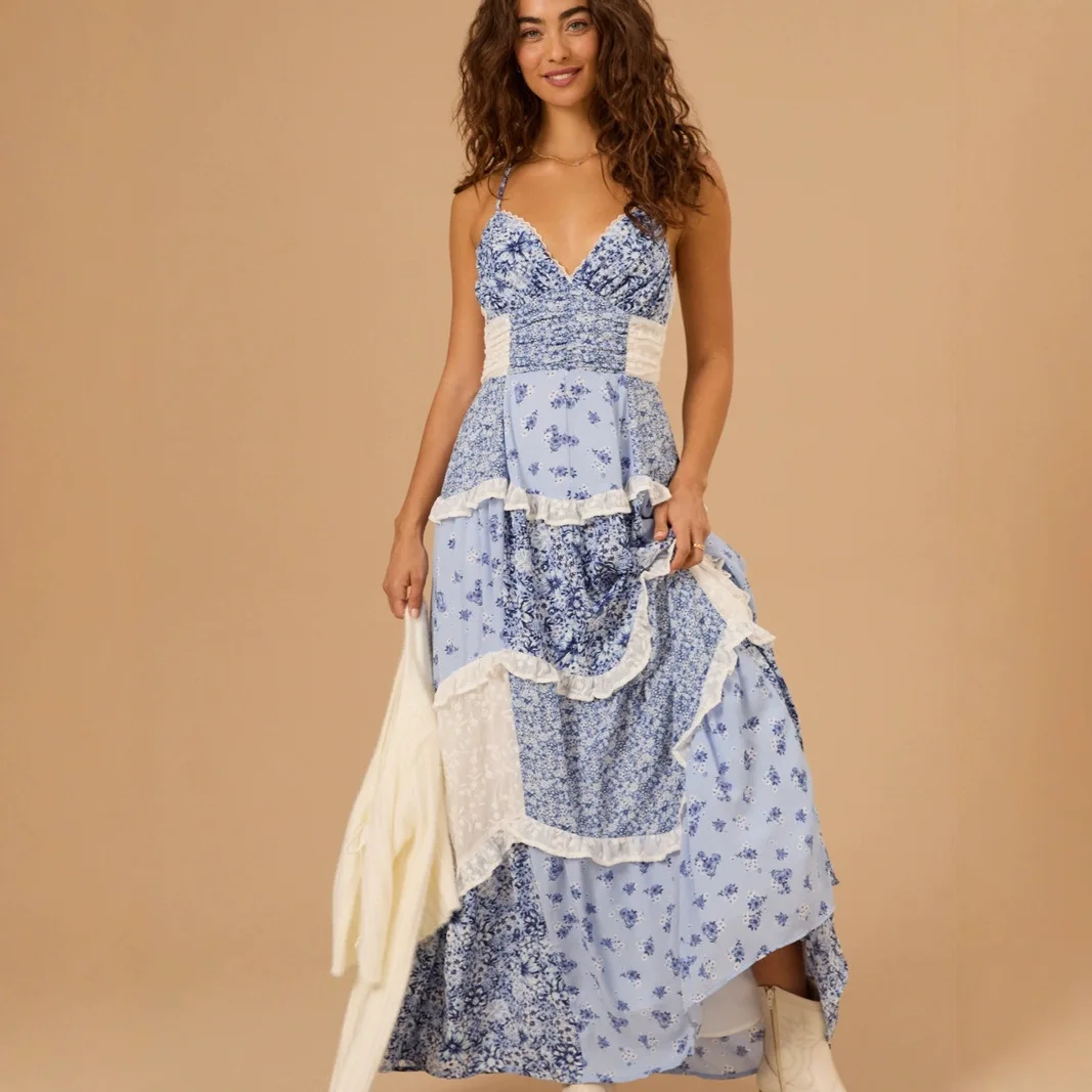 Leisure and Vacation Style Simple and Sexy Lace Splicing Design Floral Suspender Skirt Cross-border Europe and America
Leisure and Vacation Style Simple and Sexy Lace Splicing Design Floral Suspender Skirt Cross-border Europe and America