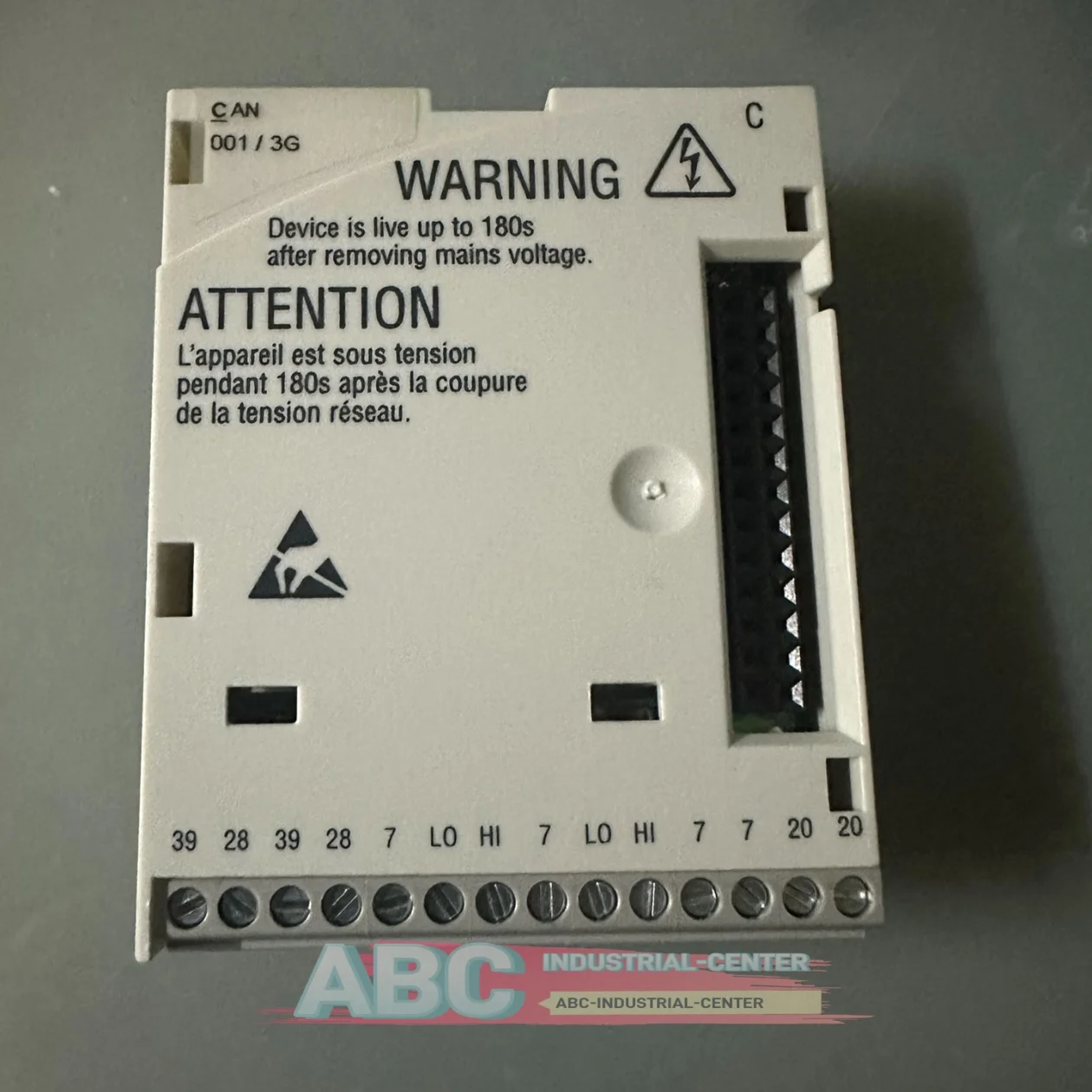 New E82ZAFCC210 E82ZAFUC001 frequency converter E94AYCET/S in box
New E82ZAFCC210 E82ZAFUC001 frequency converter E94AYCET/S in box