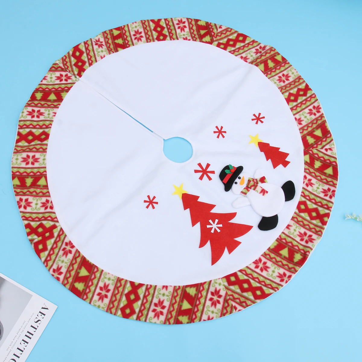 Christmas Tree Cloth Classic Snowman Pattern Tree Apron Skirt Christmas Tree Base Mat Dress Up Props for Party Shop (White 90cm) 
Christmas Tree Cloth Classic Snowman Pattern Tree Apron Skirt Christmas Tree Base Mat Dress Up Props for Party Shop (White 90cm)