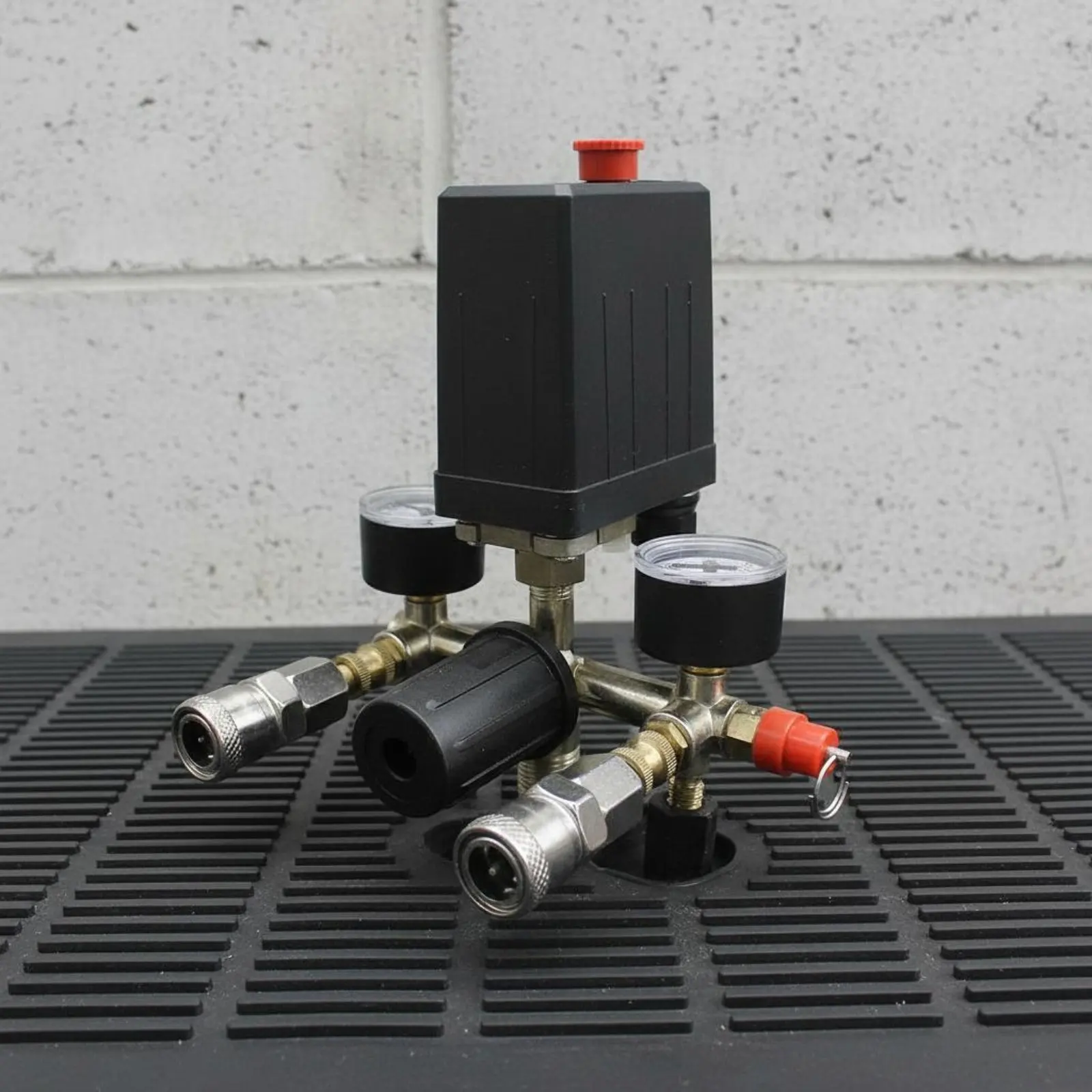 Pressure Control with Gauges and Valves Quick Fittings Air Pump Pressure Control Assembly Tool Accessory
Pressure Control with Gauges and Valves Quick Fittings Air Pump Pressure Control Assembly Tool Accessory