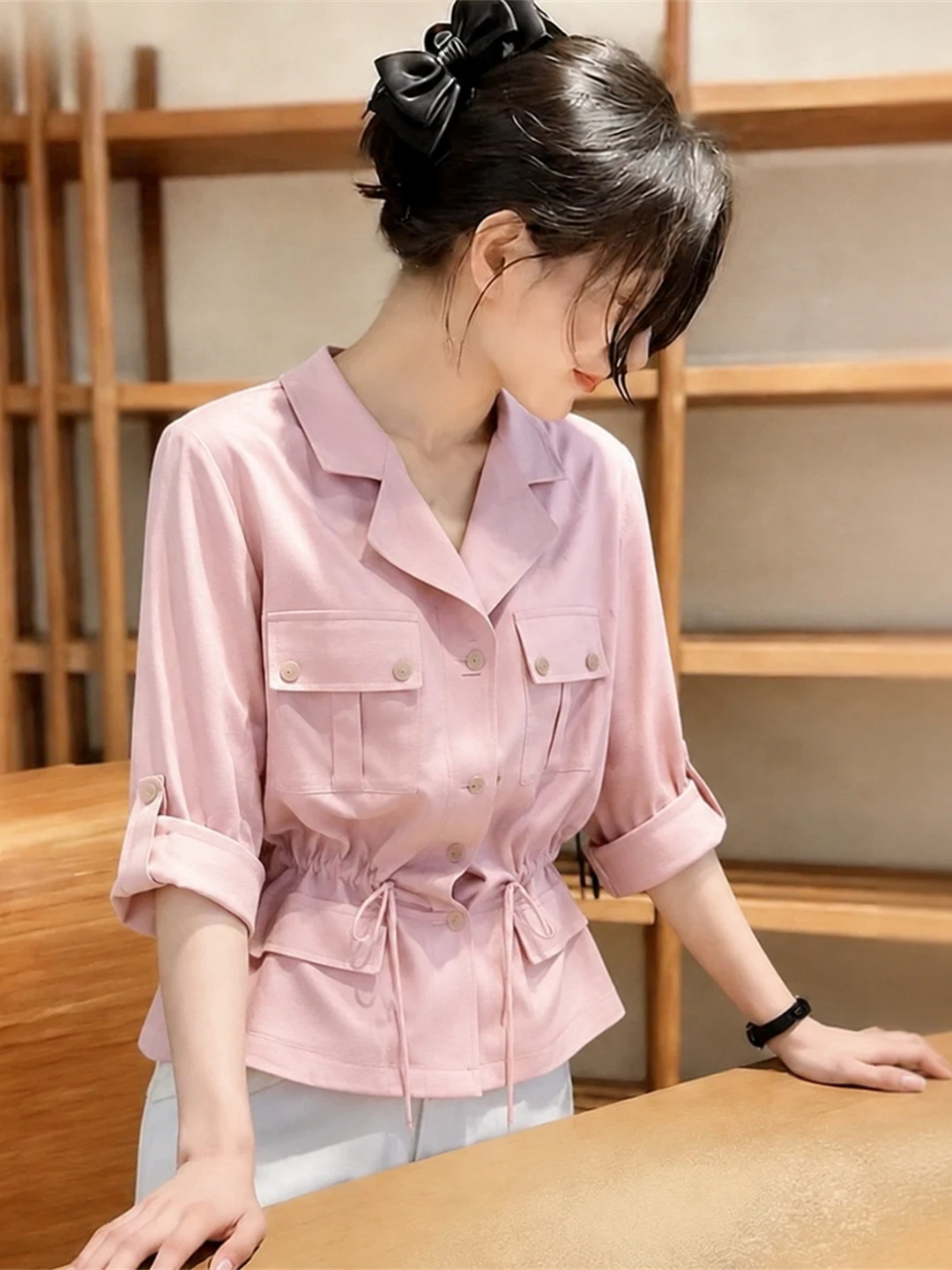 Slimming Effectiveness Belted Stand Collar High-End Feeling Summer Commute Style Elegant Fashion Small Shirt Sunscreen Top
Slimming Effectiveness Belted Stand Collar High-End Feeling Summer Commute Style Elegant Fashion Small Shirt Sunscreen Top