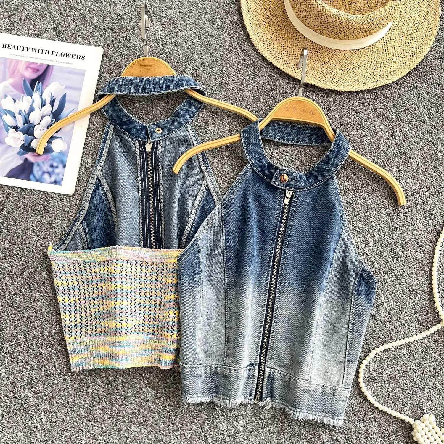 2025 Hottie Girls Style Hang The Neck Джинсовый жилет без бретелек, женский летний топ с открытой спиной и вышивкой Pure Desire на молнии с ветром
2025 Hottie Girls Style Hang The Neck Джинсовый жилет без бретелек, женский летний топ с открытой спиной и вышивкой Pure Desire на молнии с ветром