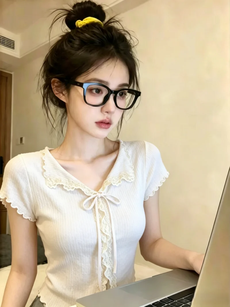 Sweet Style Lace Trim Belted Knitwear Women's Summer New Beautiful Match All over Top Self-kept Style Korean Version Slim Fit
Sweet Style Lace Trim Belted Knitwear Women's Summer New Beautiful Match All over Top Self-kept Style Korean Version Slim Fit