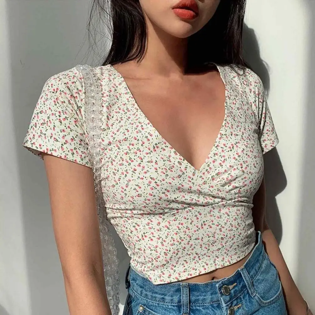Women Summer T-shirt V Neck Short Sleeve Waist-exposed Flower Print Pullover Tops Slim Fit Lady Sweet T-shirt Female Clothing
Women Summer T-shirt V Neck Short Sleeve Waist-exposed Flower Print Pullover Tops Slim Fit Lady Sweet T-shirt Female Clothing
