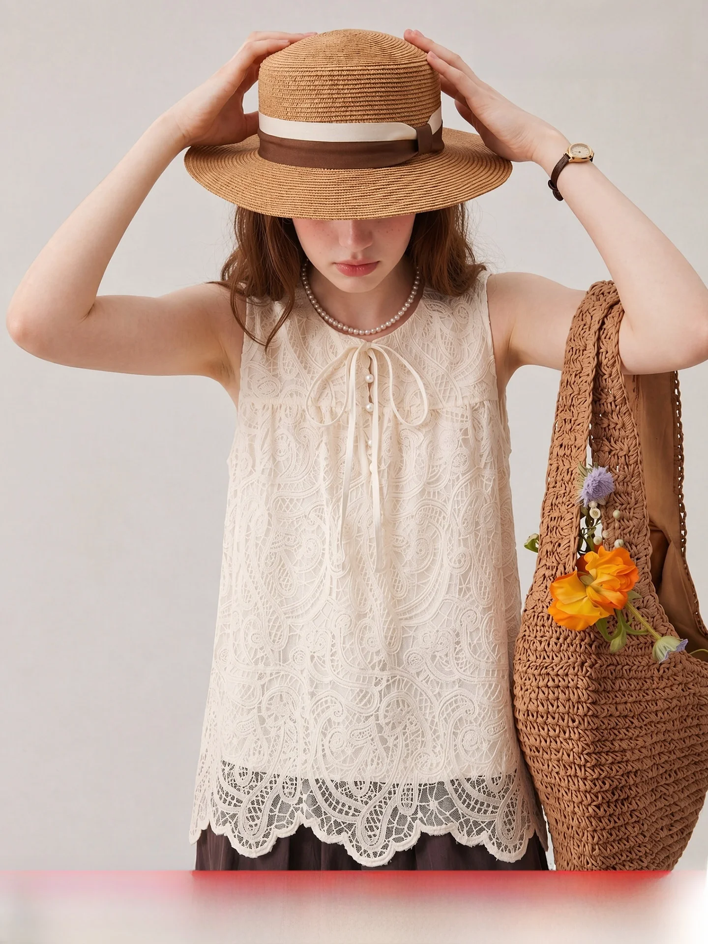 Loose Lace Shirt Embroidered Belt Sleeveless Afternoon Tea Summer Polyester Fiber round Neck Button Closure Women's Shirt
Loose Lace Shirt Embroidered Belt Sleeveless Afternoon Tea Summer Polyester Fiber round Neck Button Closure Women's Shirt
