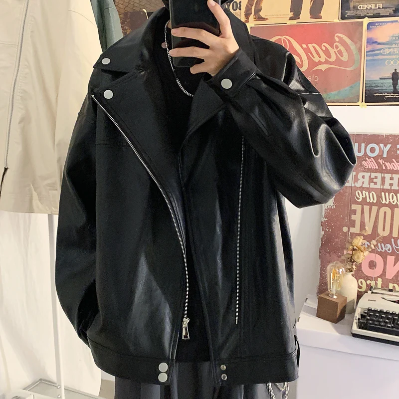 2022 New Handsome PU Leather Jacket Men's Trend High Street Autumn Fashion Loose All-match Solid Men Faux Leather Coat W408
2022 New Handsome PU Leather Jacket Men's Trend High Street Autumn Fashion Loose All-match Solid Men Faux Leather Coat W408