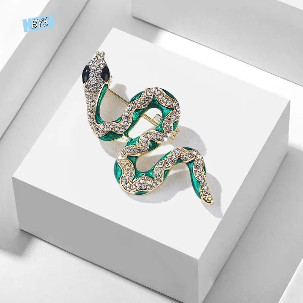 Temperament Animal Zodiac Snake Brooch Sparkling Jewelry Rhinestone Collar Pins Minimalist Badge Snake Lapel Pin Girls
Temperament Animal Zodiac Snake Brooch Sparkling Jewelry Rhinestone Collar Pins Minimalist Badge Snake Lapel Pin Girls