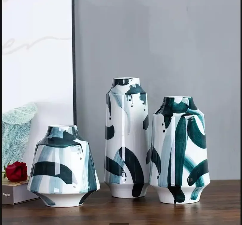 Vintage Blue and White Porcelain Vase Home Decoration Hand-painted Ink Color Striped Dried Flower Flower Arrangement Ornaments
Vintage Blue and White Porcelain Vase Home Decoration Hand-painted Ink Color Striped Dried Flower Flower Arrangement Ornaments