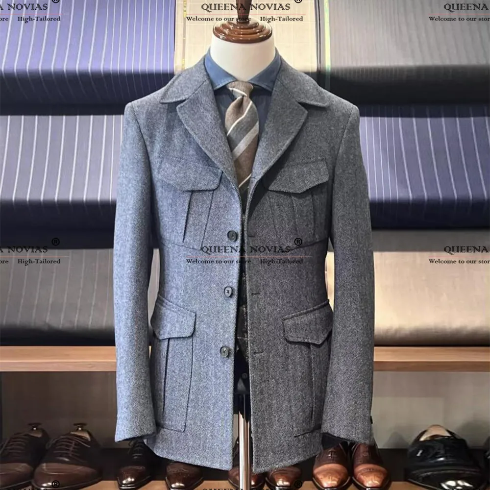 Elegant Safari Style Suits Men Herringbone Single Breasted Prom Blazers Customized 2 Pieces Business Office Dinner Groom Tuxedos
Elegant Safari Style Suits Men Herringbone Single Breasted Prom Blazers Customized 2 Pieces Business Office Dinner Groom Tuxedos