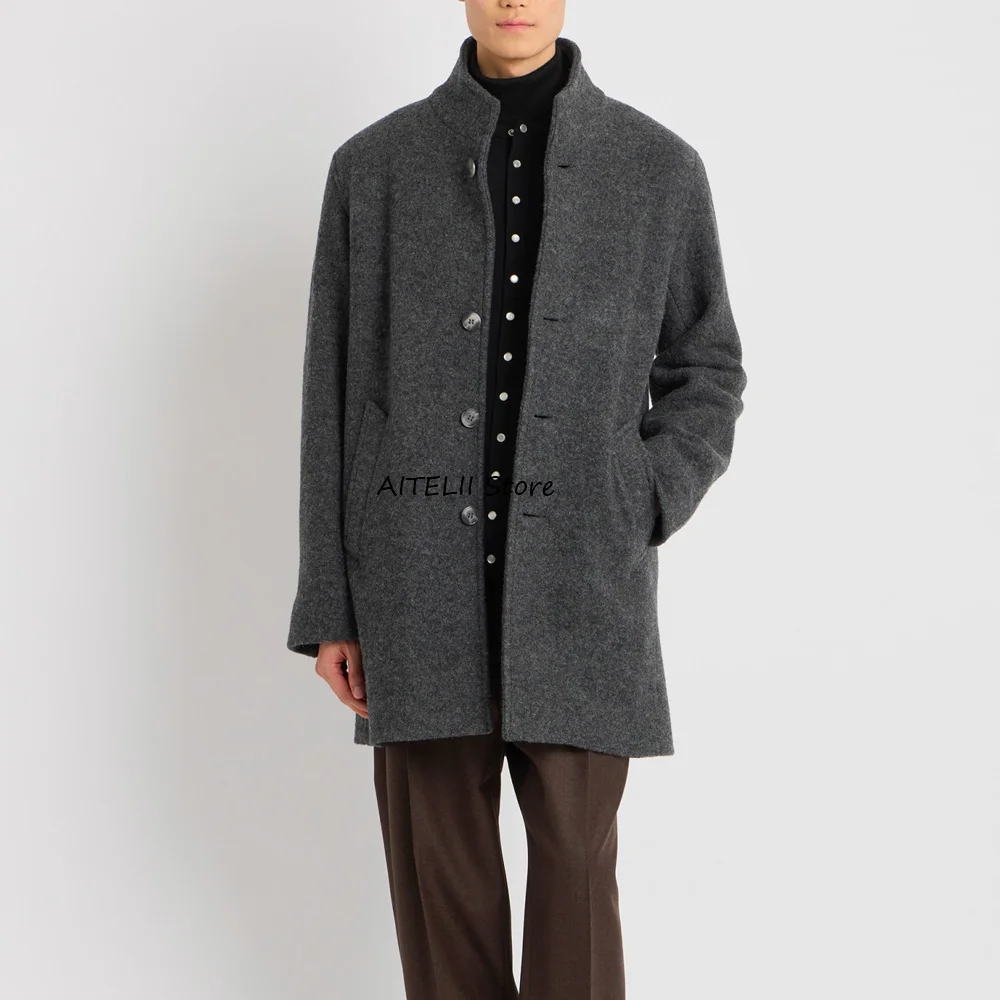 Wool Fabric Fashion Suit Jackets for Man Stand-up Collar Men's Mid-length Coat Single-pocket Design Casual and Warm Suits Blazer
Wool Fabric Fashion Suit Jackets for Man Stand-up Collar Men's Mid-length Coat Single-pocket Design Casual and Warm Suits Blazer