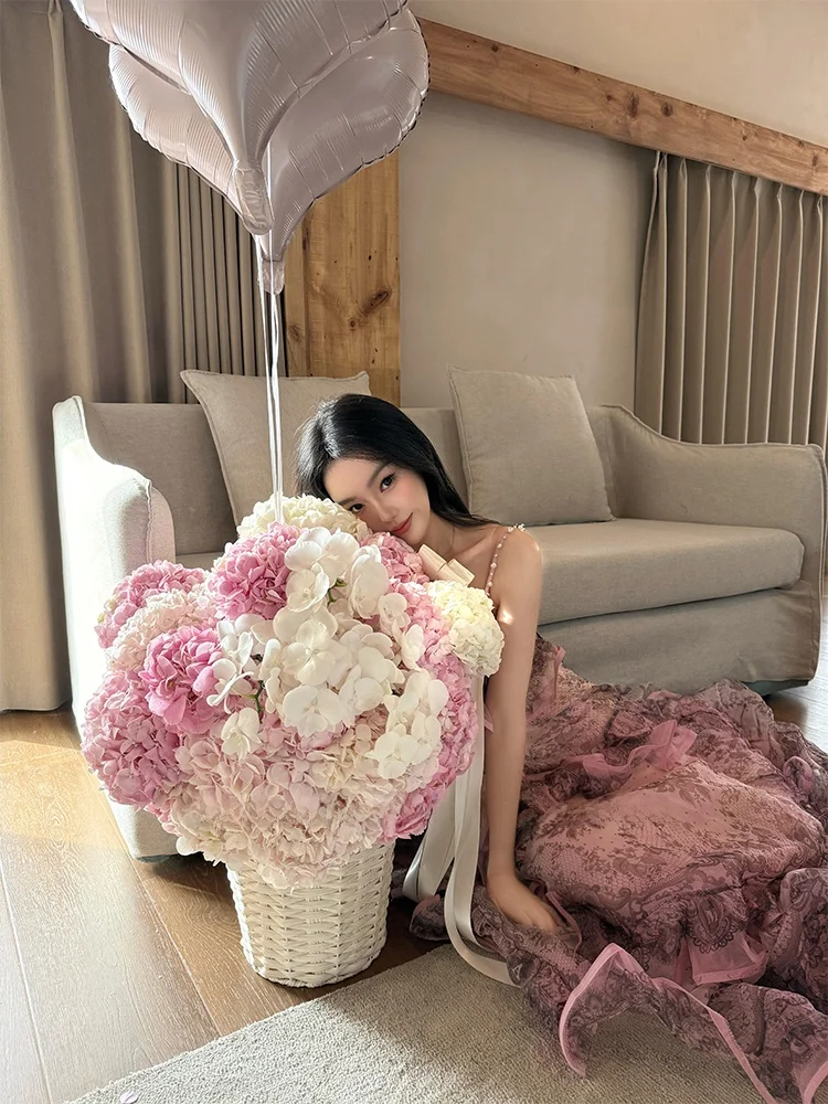 Elegant Pearl Pendant Party Dress Women's Fashion Long Skirt Floral Print Off-Shoulder Gathered Hemline Heavy Embroidery Summ...
Elegant Pearl Pendant Party Dress Women's Fashion Long Skirt Floral Print Off-Shoulder Gathered Hemline Heavy Embroidery Summ...