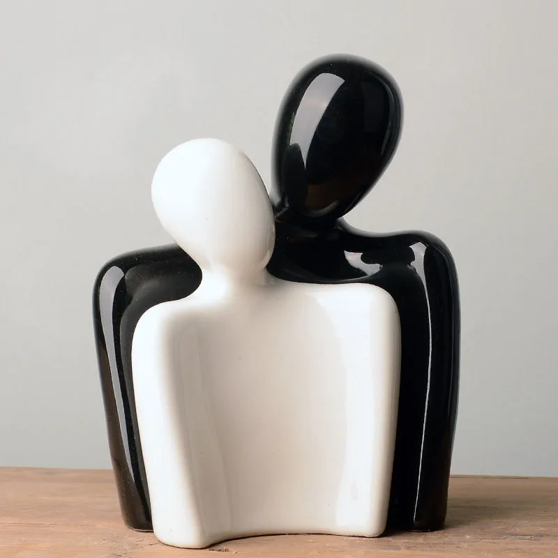Simple Abstract Hug Couple Ceramic Ornaments Light Luxury Modern Home Living Room Porch Decoration Valentine's Day Gift
Simple Abstract Hug Couple Ceramic Ornaments Light Luxury Modern Home Living Room Porch Decoration Valentine's Day Gift