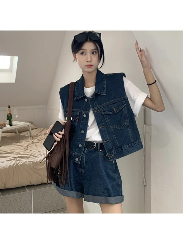 plus Size Denim Vest And Shorts Set Women's Summer Thin Short Outerwear Two Piece Set Fashionable And Versatile Casual Outfit
plus Size Denim Vest And Shorts Set Women's Summer Thin Short Outerwear Two Piece Set Fashionable And Versatile Casual Outfit