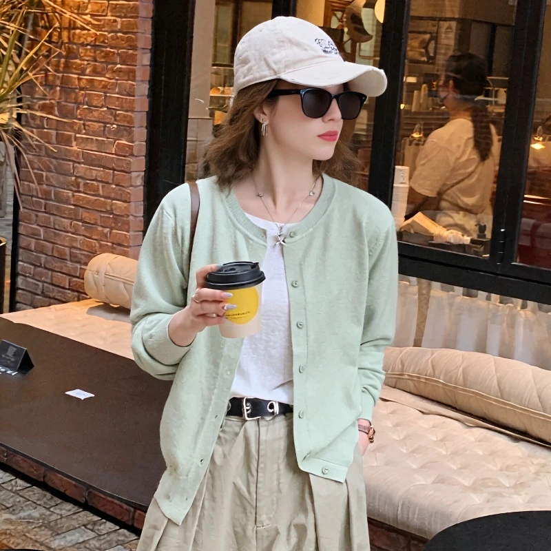 Korean O Neck Single Breasted Casual Women's Long Sleeved Knitted Coat Spring Autumn Fashion Simple Loose Fit Sweater Cardigan
Korean O Neck Single Breasted Casual Women's Long Sleeved Knitted Coat Spring Autumn Fashion Simple Loose Fit Sweater Cardigan