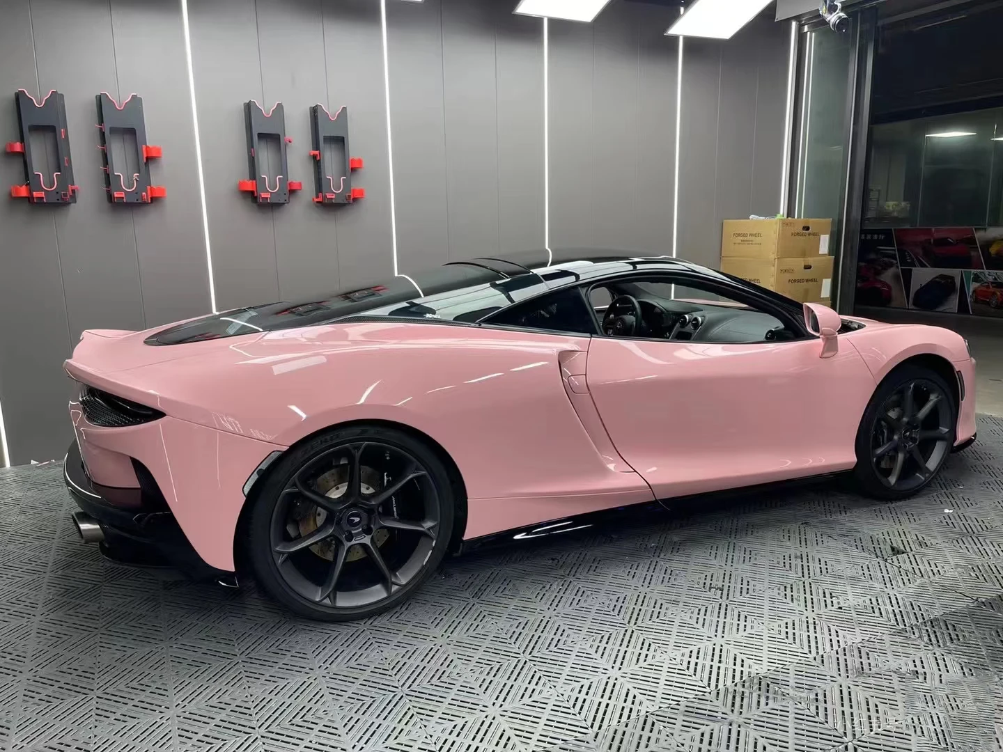 ПЭТ автомобильная наклейка пленка Rouge розовая виниловая глянцевая пленка для автомобиля глянцевая виниловая пленка
ПЭТ автомобильная наклейка пленка Rouge розовая виниловая глянцевая пленка для автомобиля глянцевая виниловая пленка