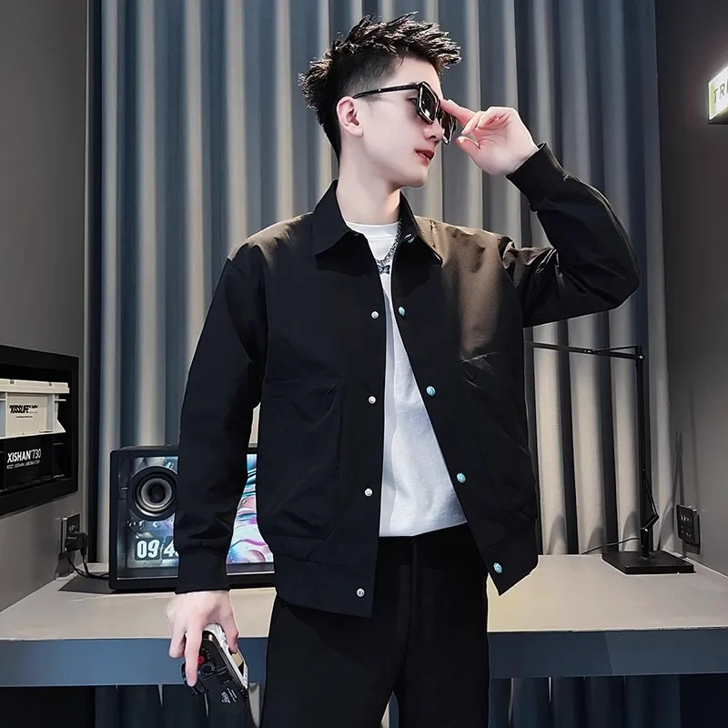 Мужская модная рабочая одежда Sle Jaet, модный брендовый весенне-осенний ветрозащитный воротник-стойка, легкая роскошная верхняя одежда
Мужская модная рабочая одежда Sle Jaet, модный брендовый весенне-осенний ветрозащитный воротник-стойка, легкая роскошная верхняя одежда