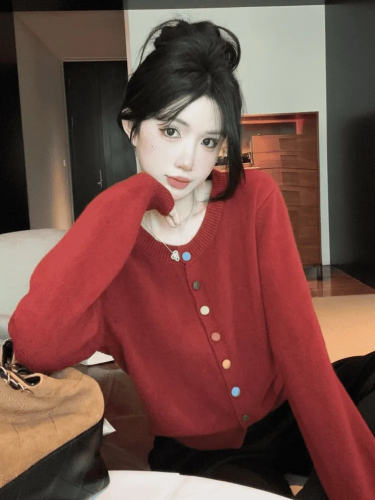 Korean Style Short Knitted Sweater Jacket Women's Autumn Winter New Loose Lazy Style Red Knitted Open Cardigan Top Buttoned
Korean Style Short Knitted Sweater Jacket Women's Autumn Winter New Loose Lazy Style Red Knitted Open Cardigan Top Buttoned
