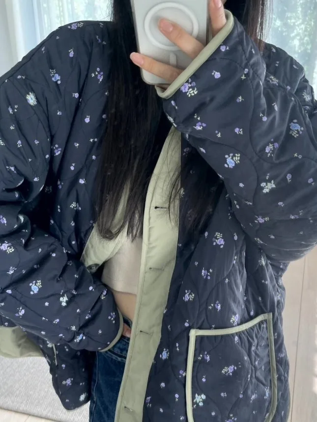 Новая зимняя женская хлопковая куртка, двусторонняя одежда, свободный дизайн на одной пуговице, модная верхняя одежда, удобная молния с высоким воротником
Новая зимняя женская хлопковая куртка, двусторонняя одежда, свободный дизайн на одной пуговице, модная верхняя одежда, удобная молния с высоким воротником