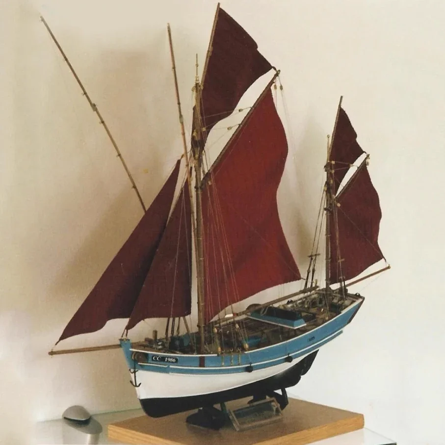 1/45 Ship Model St. Giltas French Classic Fishing Boat DIY Simulation Wooden Sailing Model Kit Gift Collection Model Toy
1/45 Ship Model St. Giltas French Classic Fishing Boat DIY Simulation Wooden Sailing Model Kit Gift Collection Model Toy