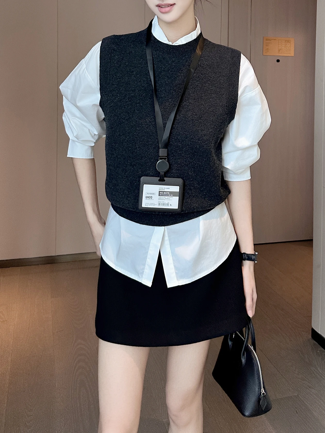 Bla Knitted Svel round Ne Vest Women's Faion Commute Layering Top New 2025 Autumn Season Regular Thin
Bla Knitted Svel round Ne Vest Women's Faion Commute Layering Top New 2025 Autumn Season Regular Thin