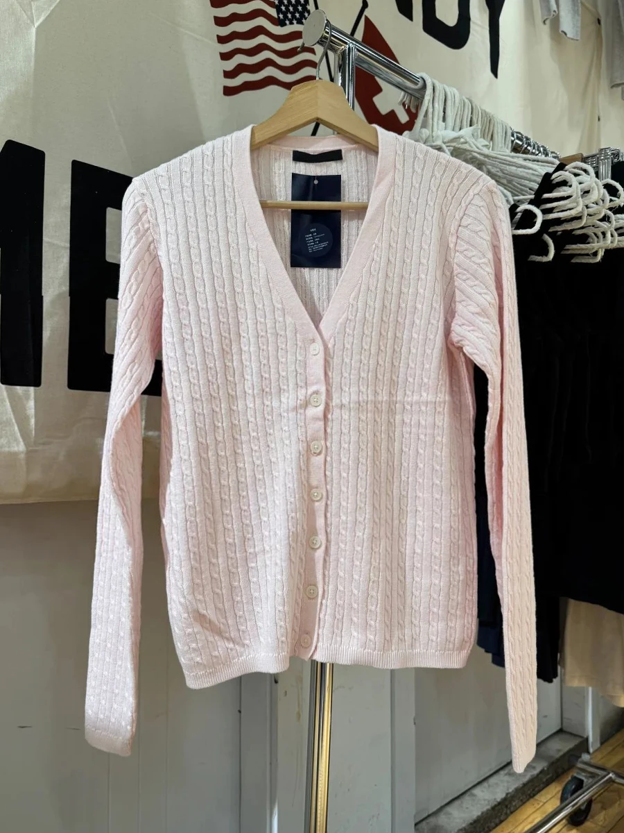 Twisted Flower Pink Sweater Cardigan Autumn Long Sleeve V-neck Single Breasted Cotton Knitwear Top All-match Sweet Sweaters New
Twisted Flower Pink Sweater Cardigan Autumn Long Sleeve V-neck Single Breasted Cotton Knitwear Top All-match Sweet Sweaters New