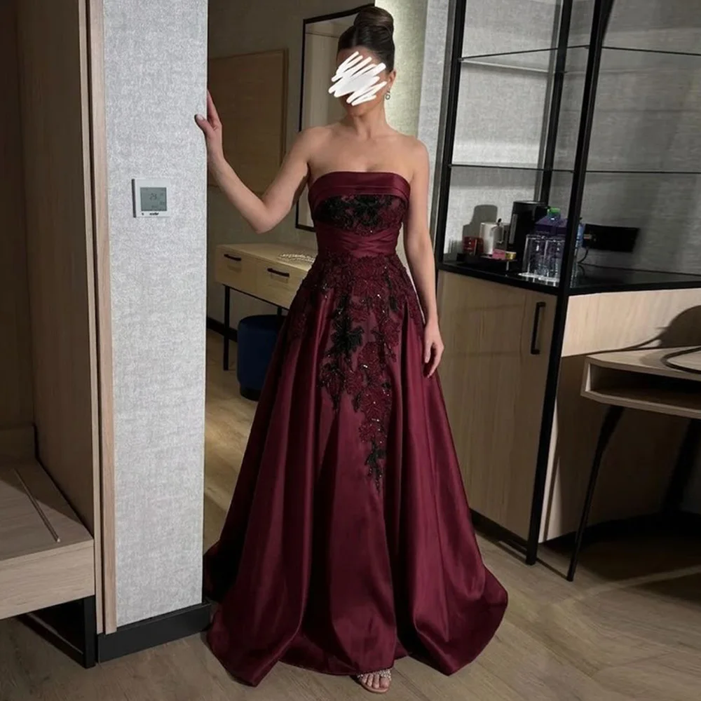 Burgundy Strapless A-Line Evening Dress Customized High Quality Satin Celebrity Gowns Formal Appliques Lace Up Back Party Dress
Burgundy Strapless A-Line Evening Dress Customized High Quality Satin Celebrity Gowns Formal Appliques Lace Up Back Party Dress