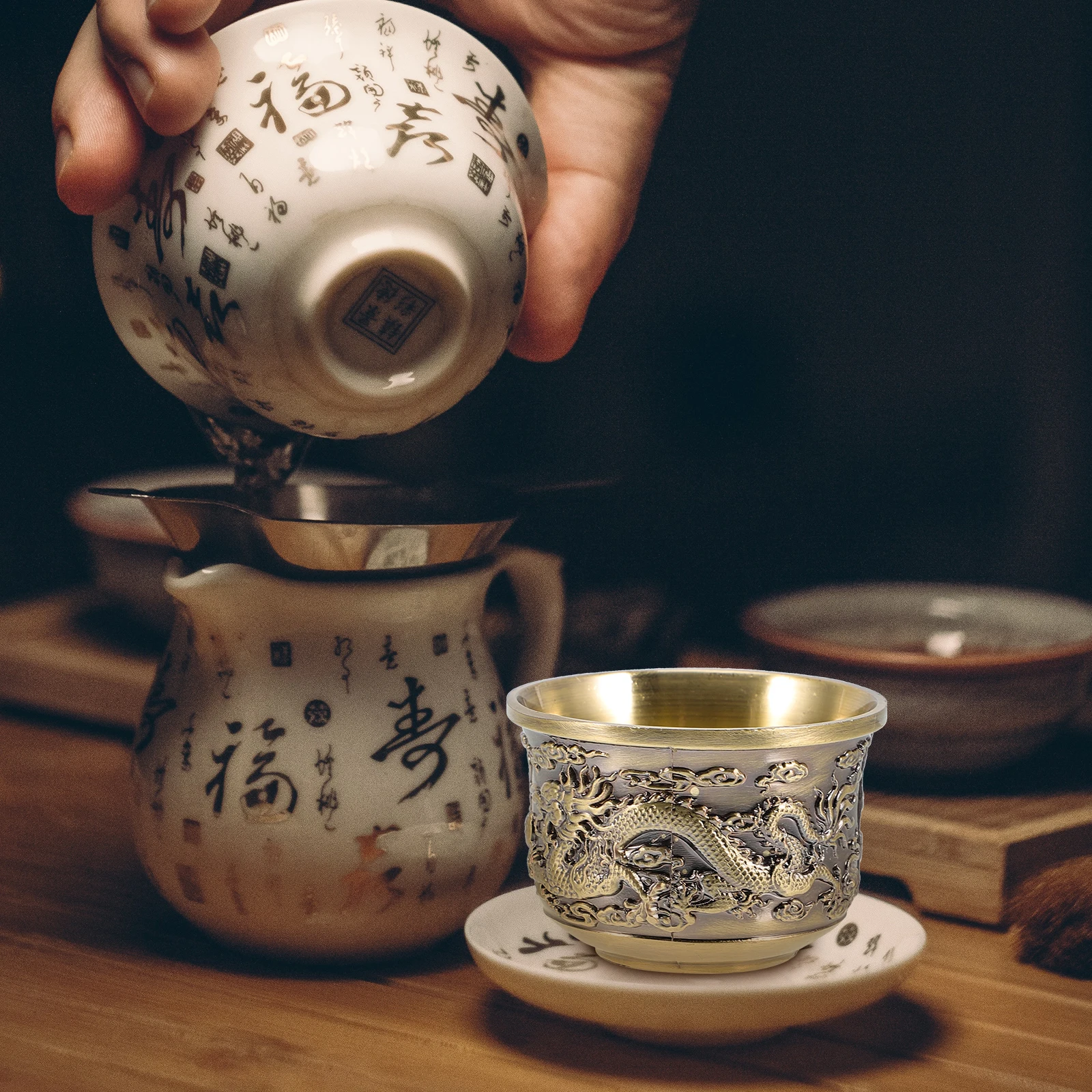 Vintage Tea Cup Chinese Dragon Pattern Zinc Alloy Retro Latte Mug Kung Fu Tea Set Home Bar Decor Unique Gift Idea
Vintage Tea Cup Chinese Dragon Pattern Zinc Alloy Retro Latte Mug Kung Fu Tea Set Home Bar Decor Unique Gift Idea