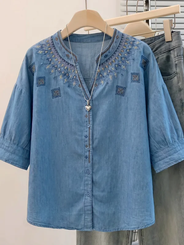 Light Blue V-Neck Short Sleeve Denim Shirt Women's Summer New plus Size Ethnic Embroidery Top Korean Style Loose Fit Commute
Light Blue V-Neck Short Sleeve Denim Shirt Women's Summer New plus Size Ethnic Embroidery Top Korean Style Loose Fit Commute